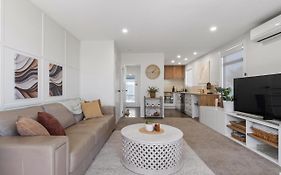 Modern Stay Near Christchurch Stadium With Free Parking