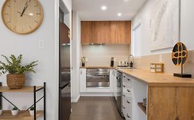 Modern Stay Near Christchurch Stadium With Free Parking
